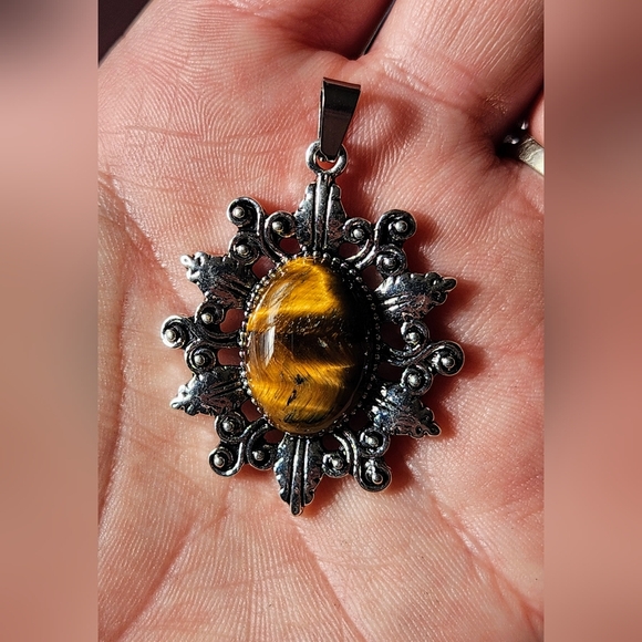 Genuine Crystal Vintage Victorian Style Sun Pendant Necklace With Rope Chain - Picture 6 of 15